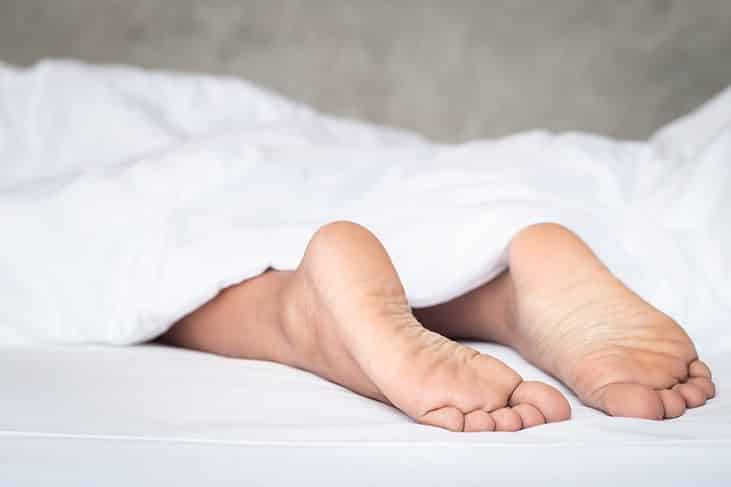 leg-shaking-while-sleeping-find-out-why-and-how-to-stop-it-unamed